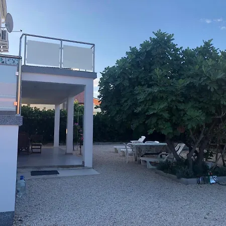 Apartmani Smokva Avec Terasse Vir Exterior photo