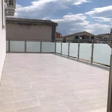 Apartmani Smokva Avec Terasse Vir Exterior photo
