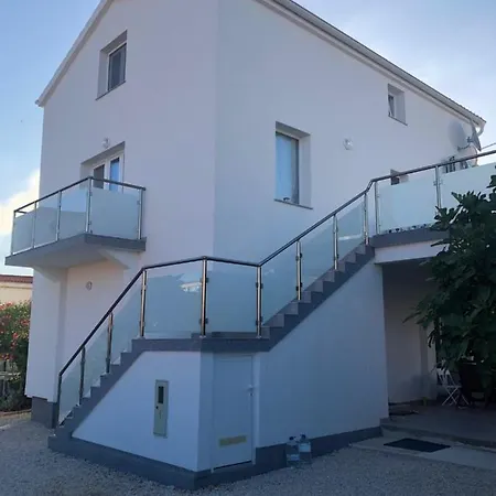 Apartmani Smokva Avec Terasse Vir Exterior photo